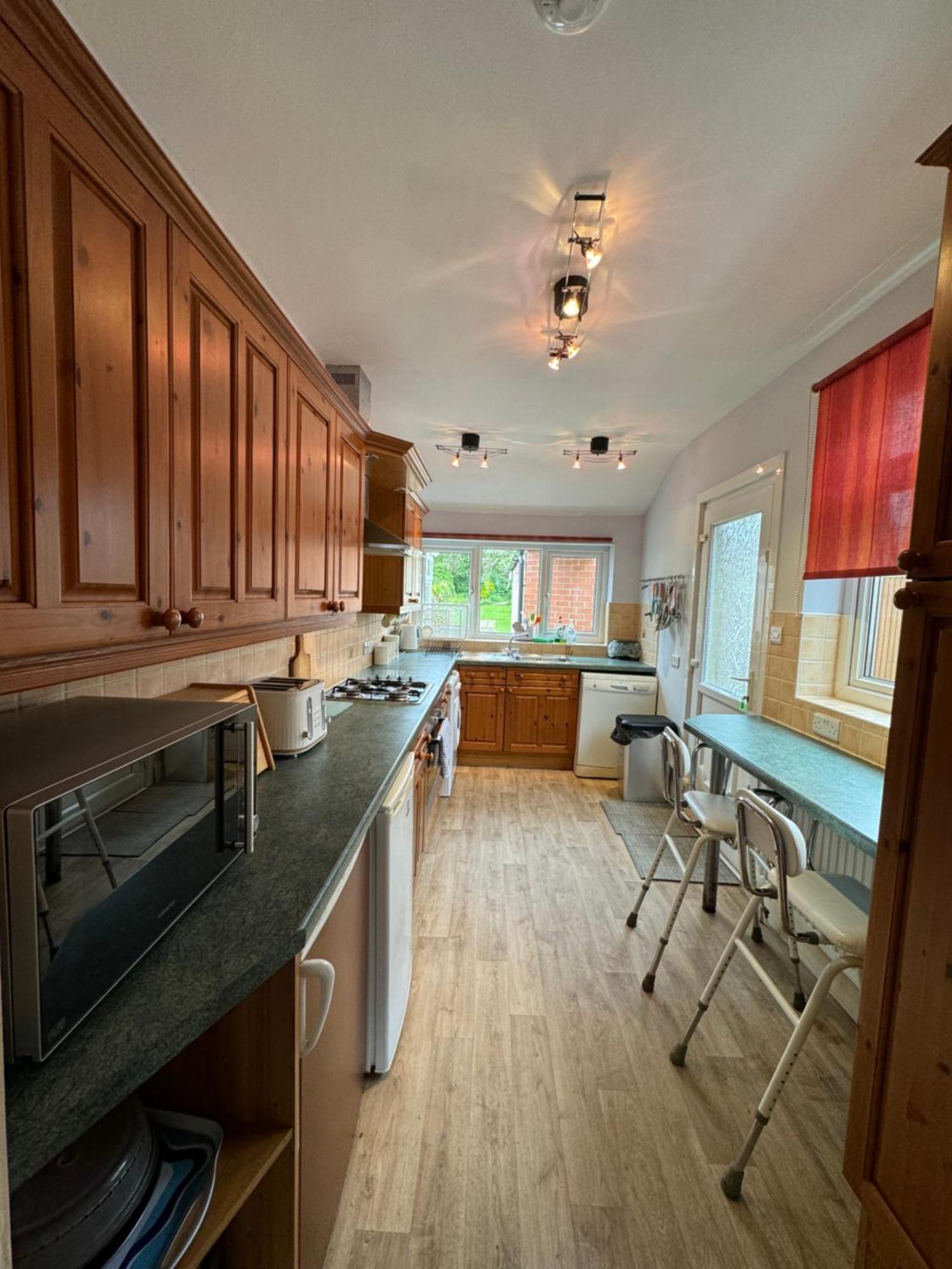 Double With Private Conservatory Homestay *